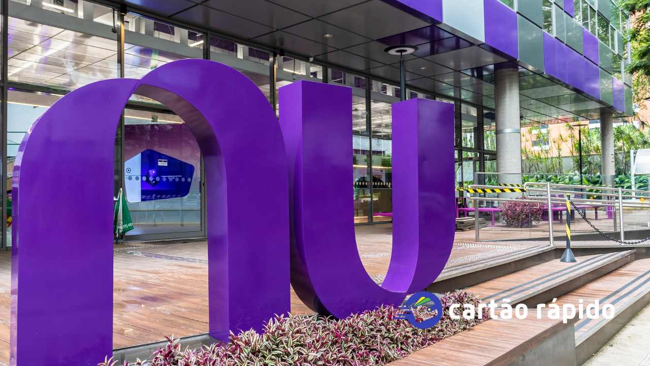 Logotipo do Nubank representando inovação e modernidade no setor financeiro brasileiro.