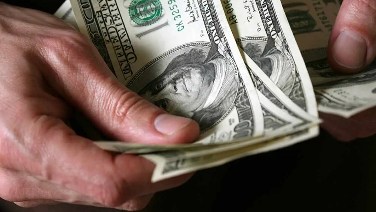 Como funcionam os bancos: origem do dinheiro e fontes de renda